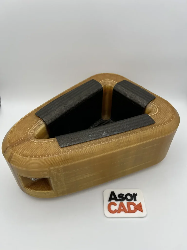 Fabricación aditiva con Ultem 1010: cuando la impresión 3D tiene que ir más allá del prototipo Molde para composite impreso en ULTEM 1010 con tecnología FDM Stratasys, con núcleos en fibra de carbono, fabricado por AsorCAD